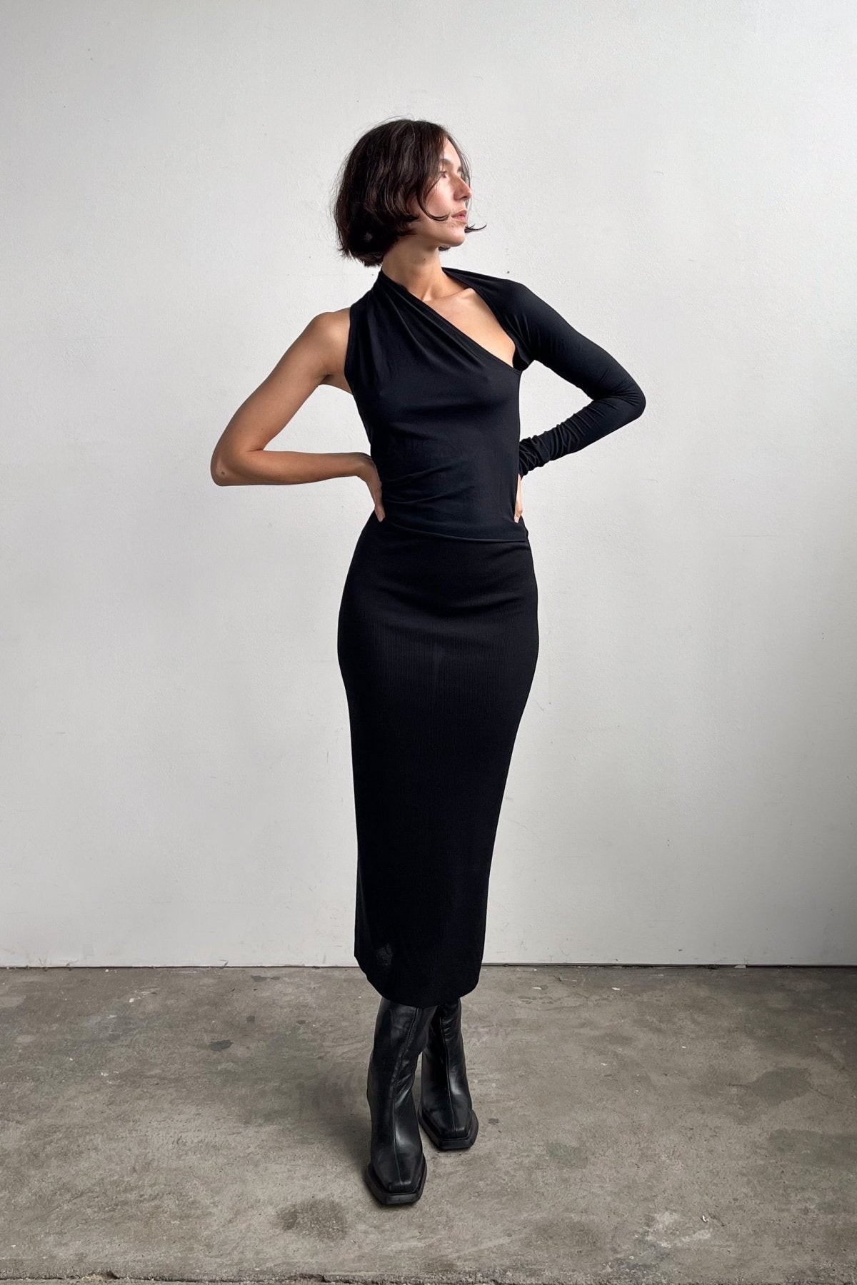 Asymmetric One Sleeve Top - Black - STUDIO MATIS