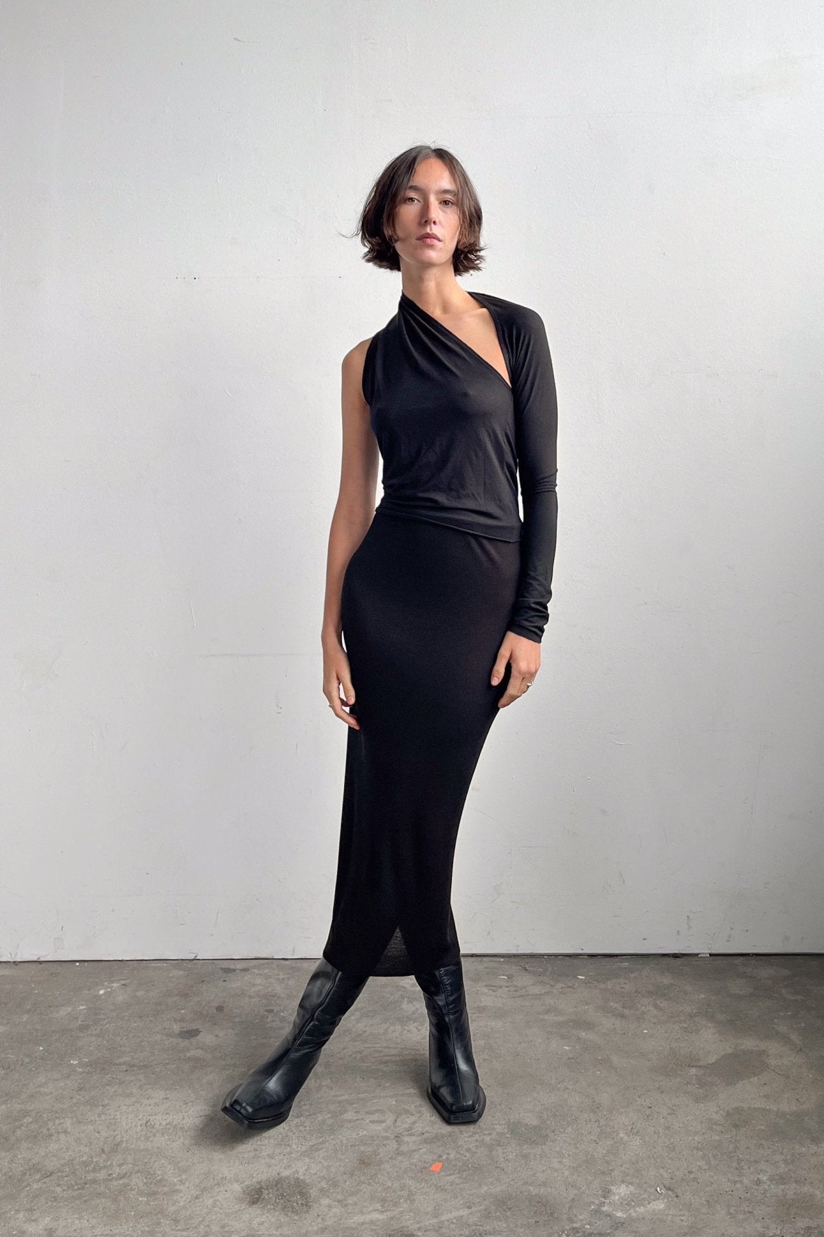 Asymmetric One Sleeve Top - Black - STUDIO MATIS