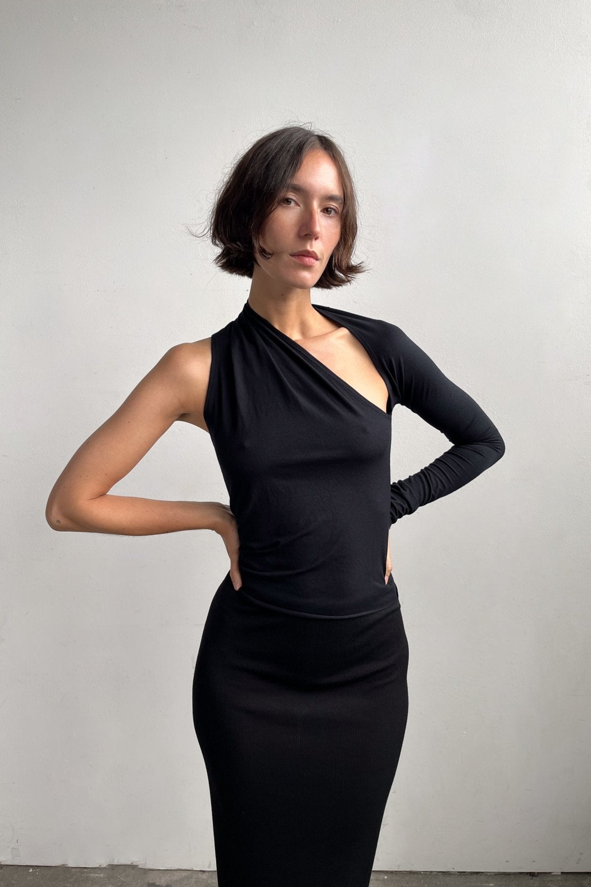 Asymmetric One Sleeve Top - Black - STUDIO MATIS